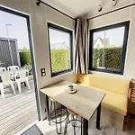 Hébergement de vacances Tiny House Cosy Près De La Avec Piscine Et Parking - Fr-1-361a-94