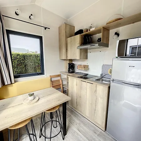 Tiny House Cosy Près De La Avec Piscine Et Parking - Fr-1-361a-94 * Jullouville